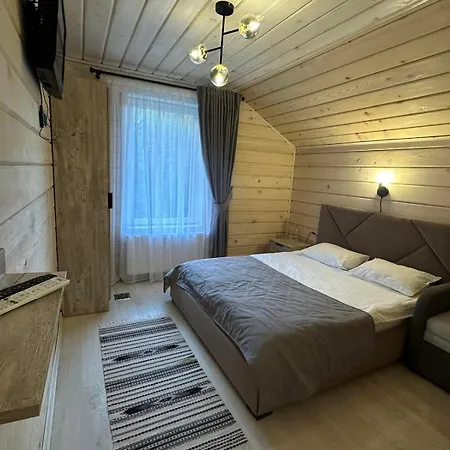 Dykyi Med Hotel