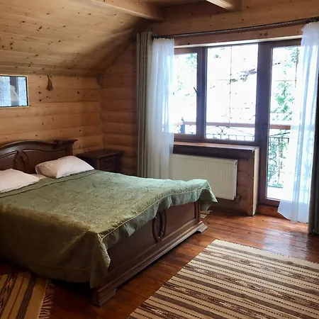 Dykyi Med Hotel