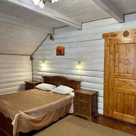Dykyi Med Hotel *