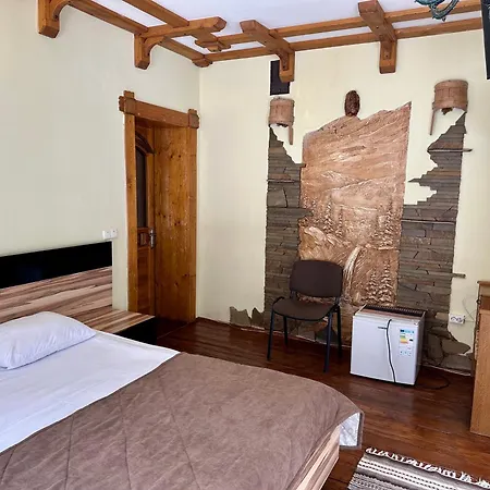Hotel Dykyi Med *