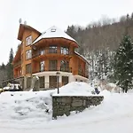 Dykyi Med Hotel