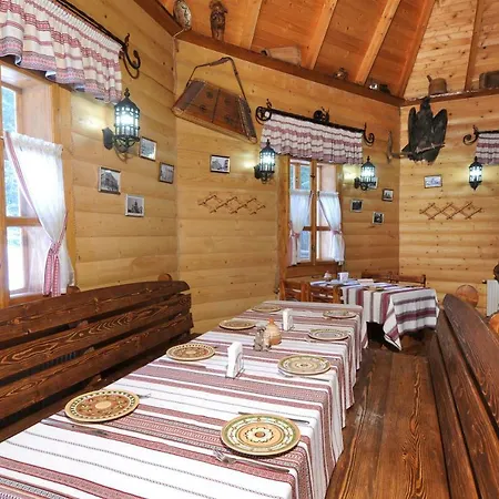 Dykyi Med Hotel