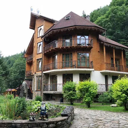 Dykyi Med Hotel