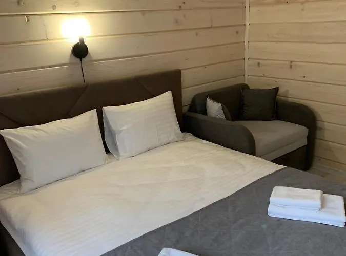 Dykyi Med Otel Tatariv